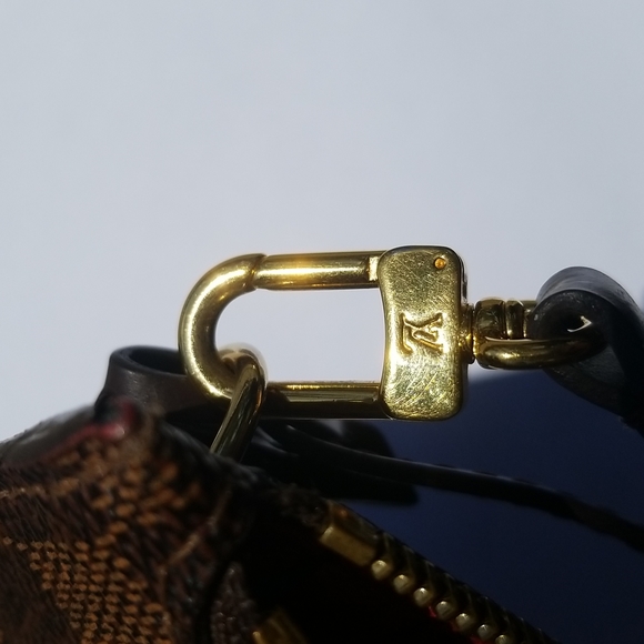 Louis Vuitton Damier Wristlet - Picture 14 of 16